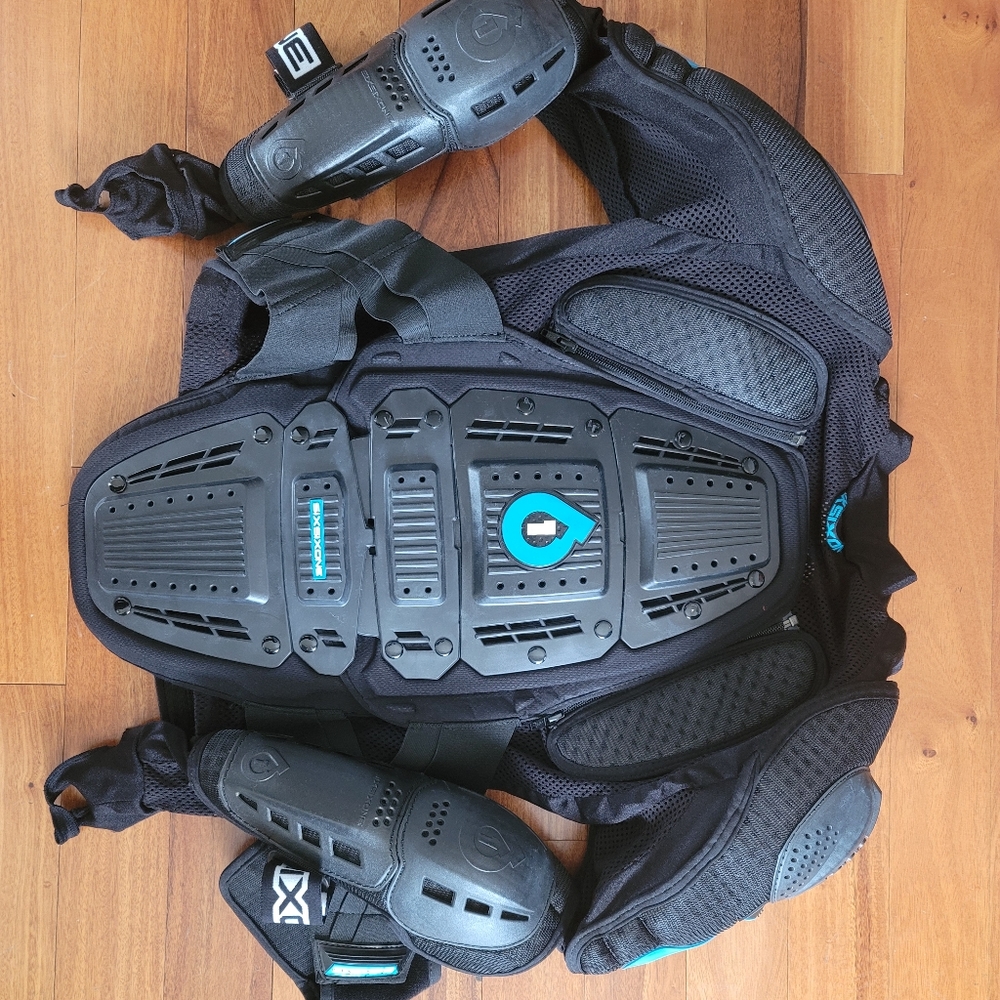 SIX SIX ONE Vapor Pressure Suit New W Tags - Picture 2 of 4